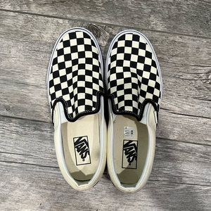 BRAND NEW NEVER WORN checkerboard off-white slip on vans!!